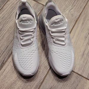 NIKE AIR MAX 270 TENNIS SNEAKERS